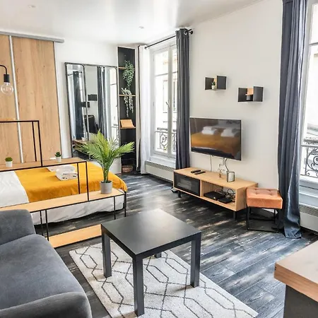 Apartment Design Near Metro And Eiffel Tower *